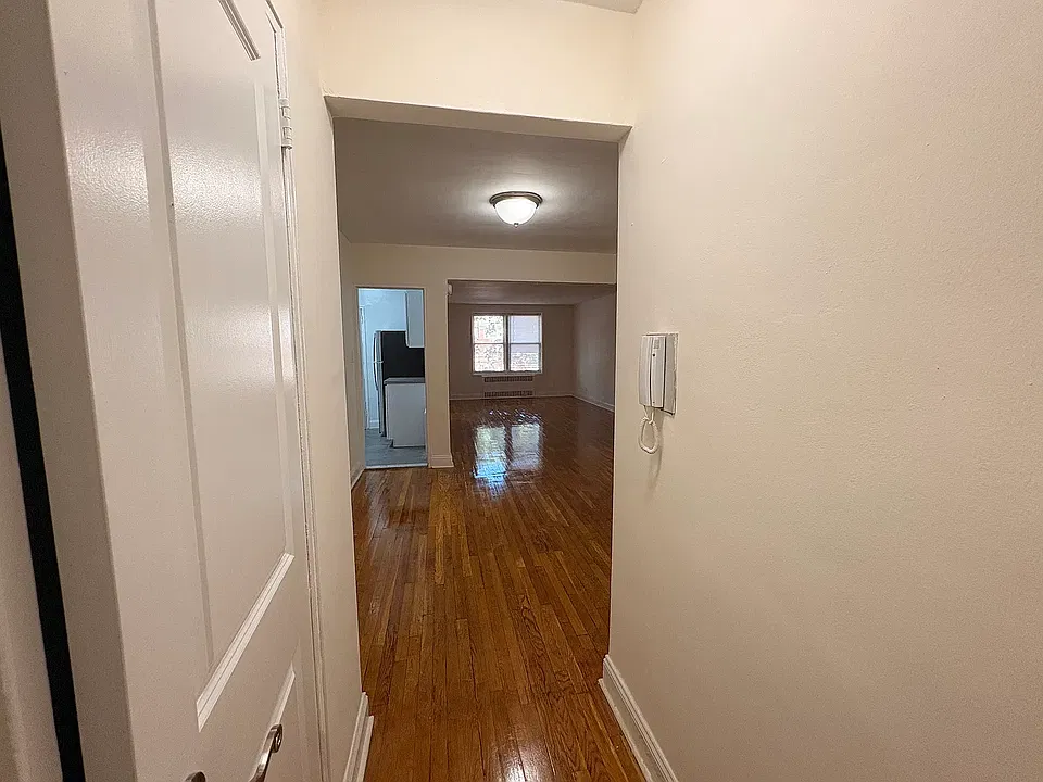 87-01 Midland Pkwy #4E