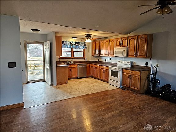 4th image of 43 Hidden Creek Dr