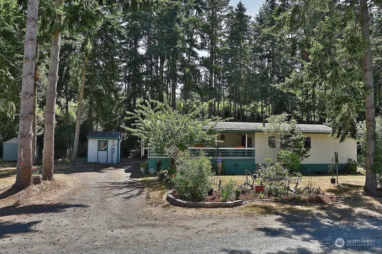 5833 Alpha Lane photo 1