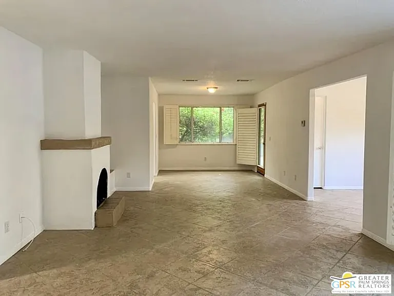 123 W San Carlos Rd — Photo 3