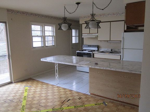 5th image of 7841 N Nordica Ave