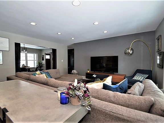 5th image of 2615 Deptford Dr