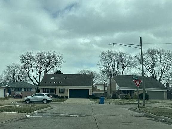 4th image of 28685 Malvina Ct