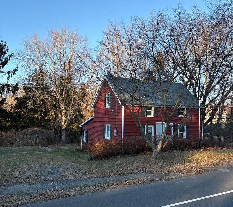 1st image of 697 Monmouth Rd