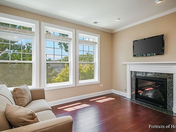 4th image of 149 W Kennedy Ln #306