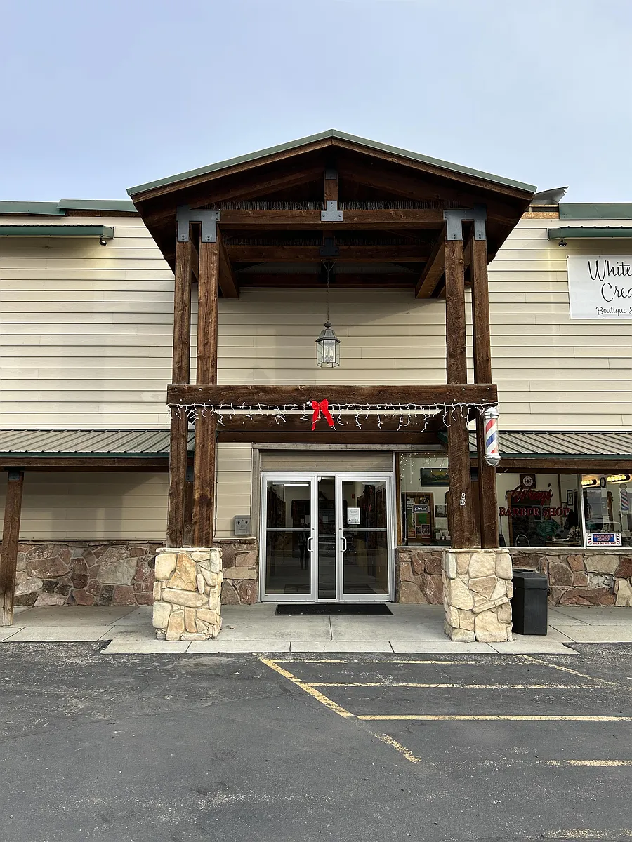 Building Photo - 219 E Pine St #203