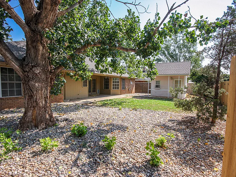 421 Chanticleer Pl — Photo 24