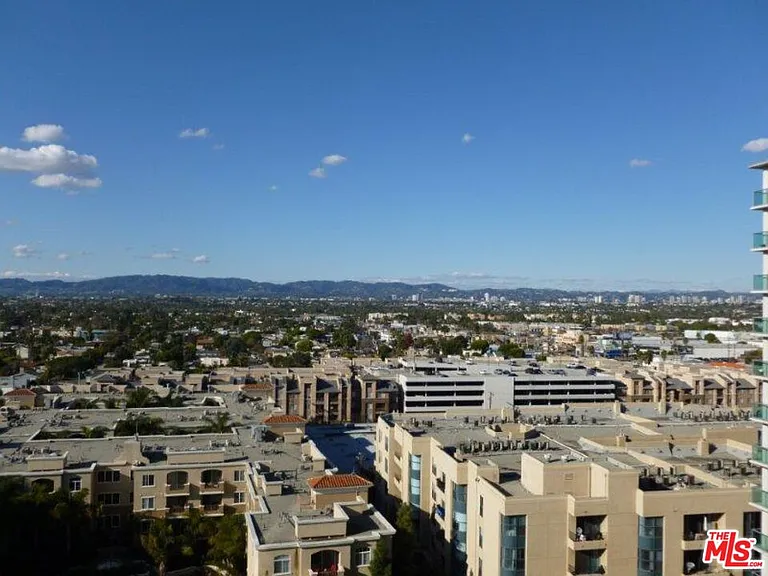 13700 Marina Pointe Dr #1206 — Photo 11