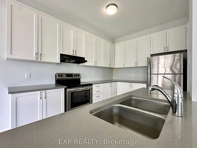 823 Regulus Rdg — Photo 5