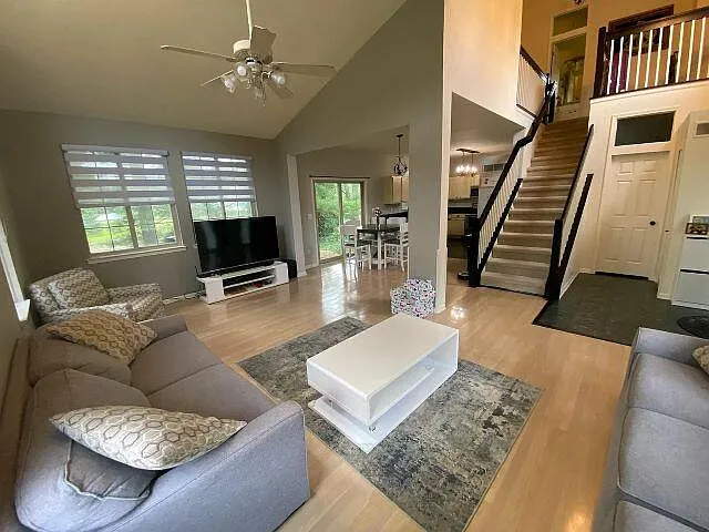 3 bed, 2.5 bath, 1712 sqft, $3,100 — Photo 3