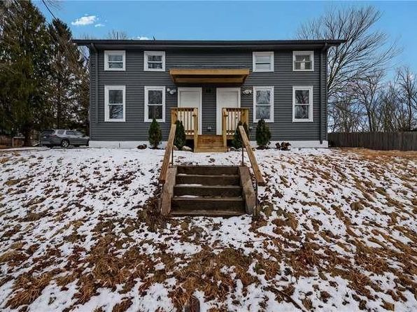 49 Laurel St, Ashaway, RI 02804