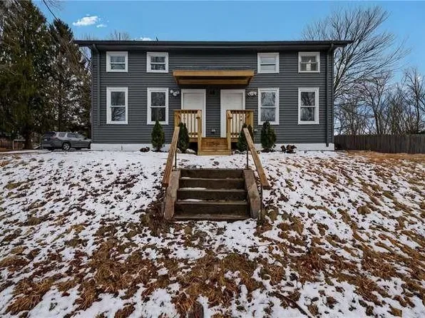 49 Laurel St, Ashaway, RI 02804