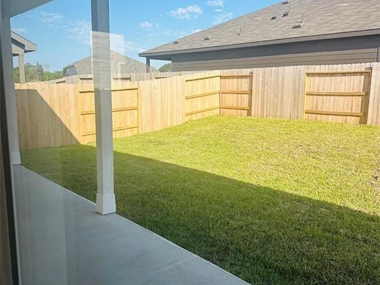 226 Draper Shadows Dr — Photo 32