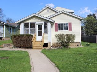 712 Center St, Valparaiso, IN 46385