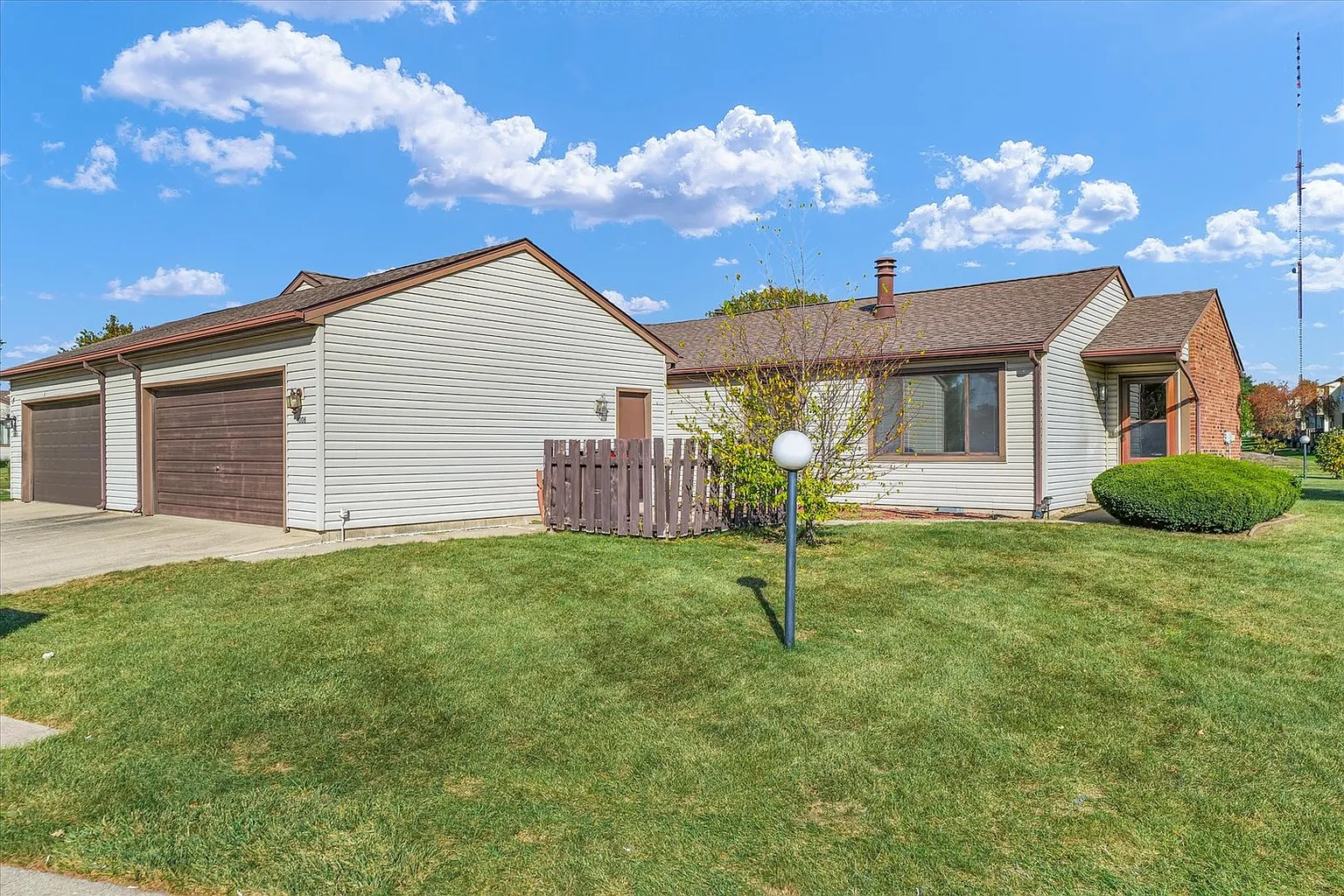 1006 Laura Dr photo 1