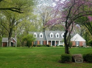 1556 Sherwood Dr, Valparaiso, IN 46385