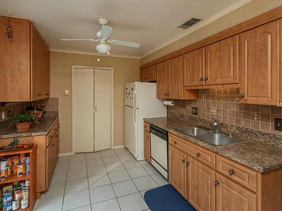2nd image of 1101 Hyde Ct