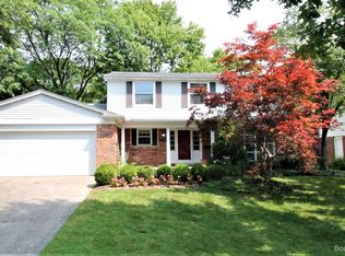 3055 Bluett Rd, Ann Arbor, MI 48105