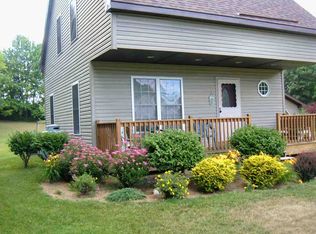 81 Dunsbach Rd, Halfmoon, NY 12065