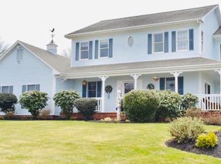 9 Vantage Point Dr, Bristol, RI 02809