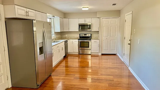 3 bed, 1730 sqft, $1,950 — Photo 4
