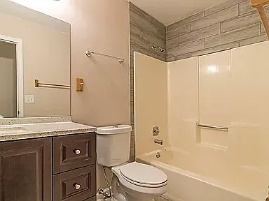 1352 N Hampton Rd — Photo 13