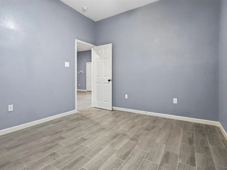 324 Johnson St #B — Photo 13