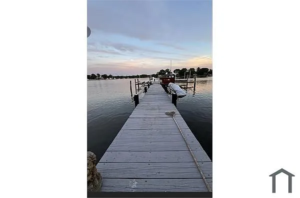 Building Photo - 129 Bayside Dr