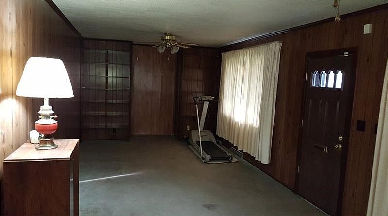 2nd image of 823 Ridge Blvd
