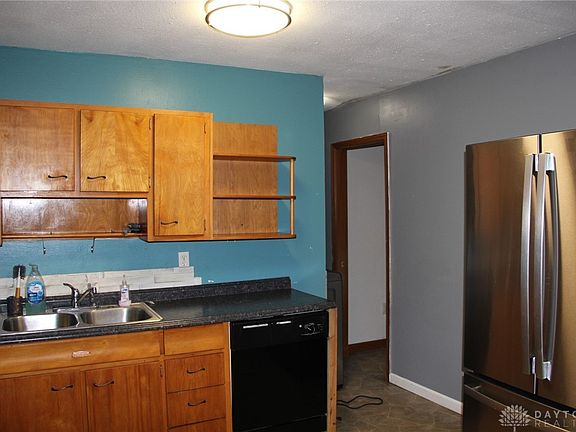 4th image of 702 S Sunset Dr