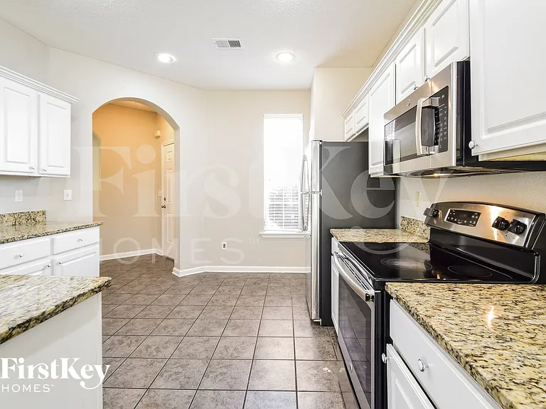 7298 Hunters Horn Dr — Photo 8