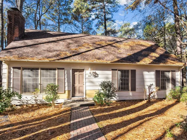 143 Windsor Cir, Chapel Hill, NC 27516