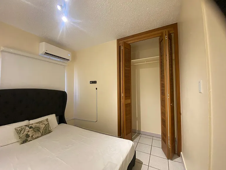 471 Sergio Cuevas Bustamante #471 — Photo 8