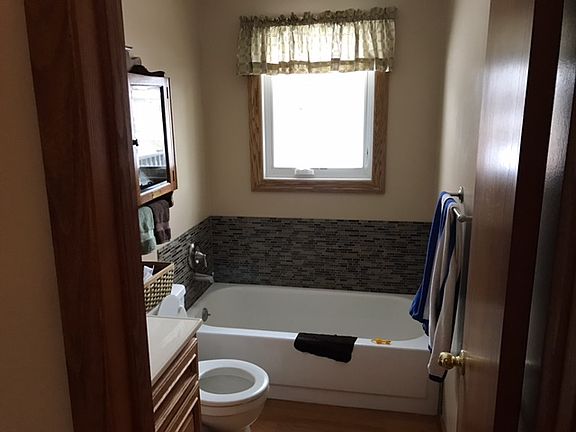 4th image of 2105 8th Ave NE