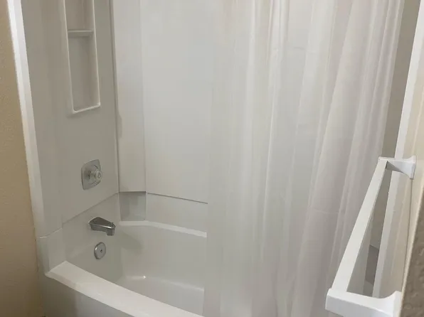 University Heights Apartments, 2028 W College Pkwy #4b8f27161, Carson City, NV 89706