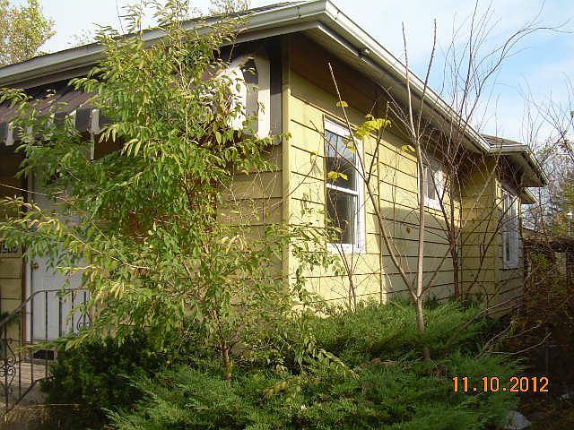 2nd image of 1245 Ellsworth St