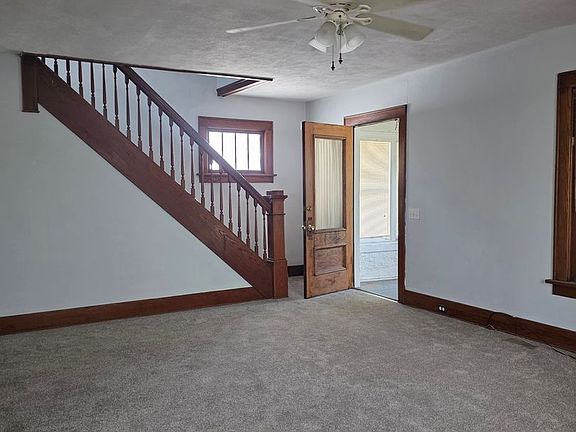 5th image of 315 N Summit St