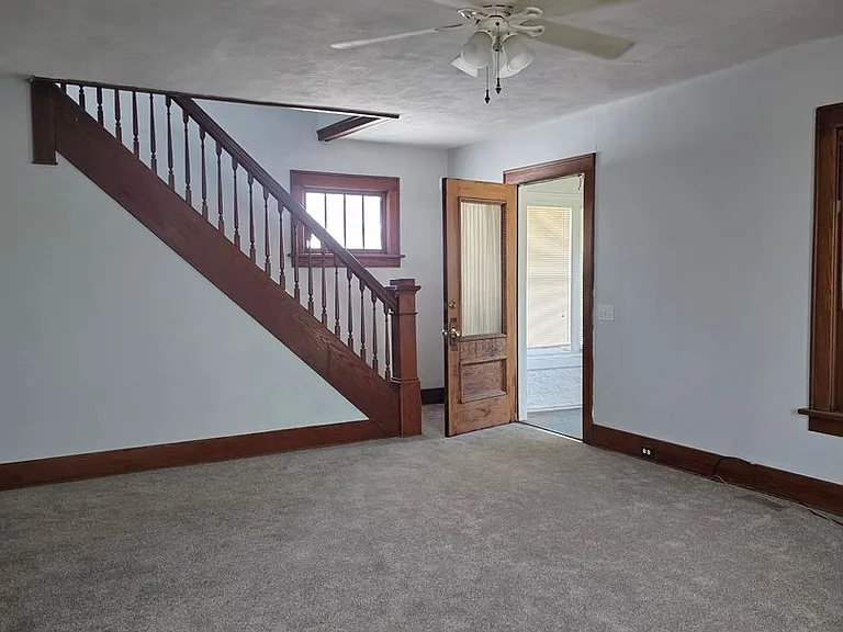 315 N Summit St — Photo 5