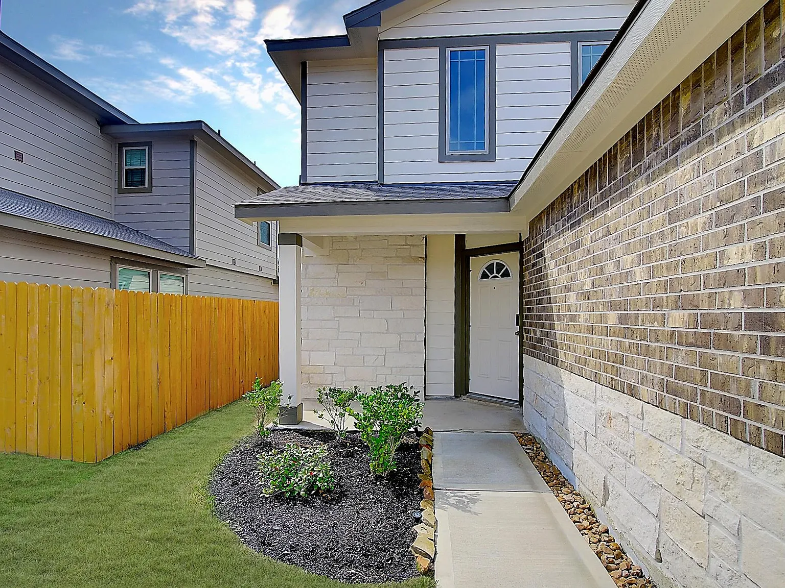4 bed, 3.0 bath, 1997 sqft, $2,147 — Photo 3