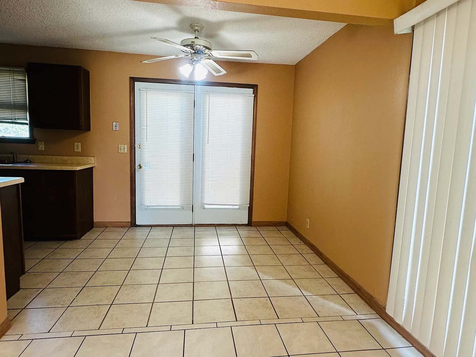 2 bed, 850 sqft, $1,000 — Photo 4