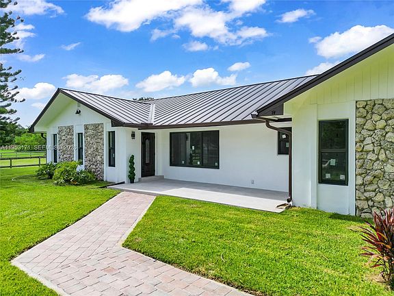 4th image of 17680 SW 54th St