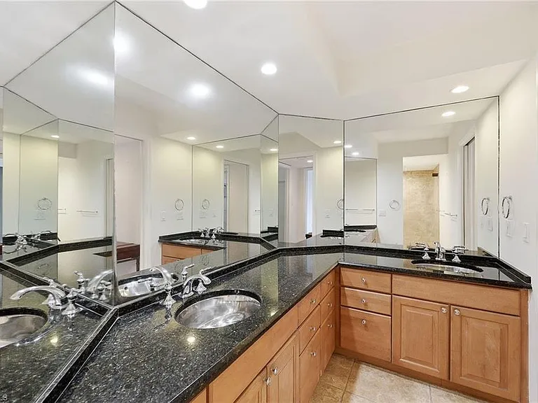 4551 Gulf Shore Blvd N #200 — Photo 21