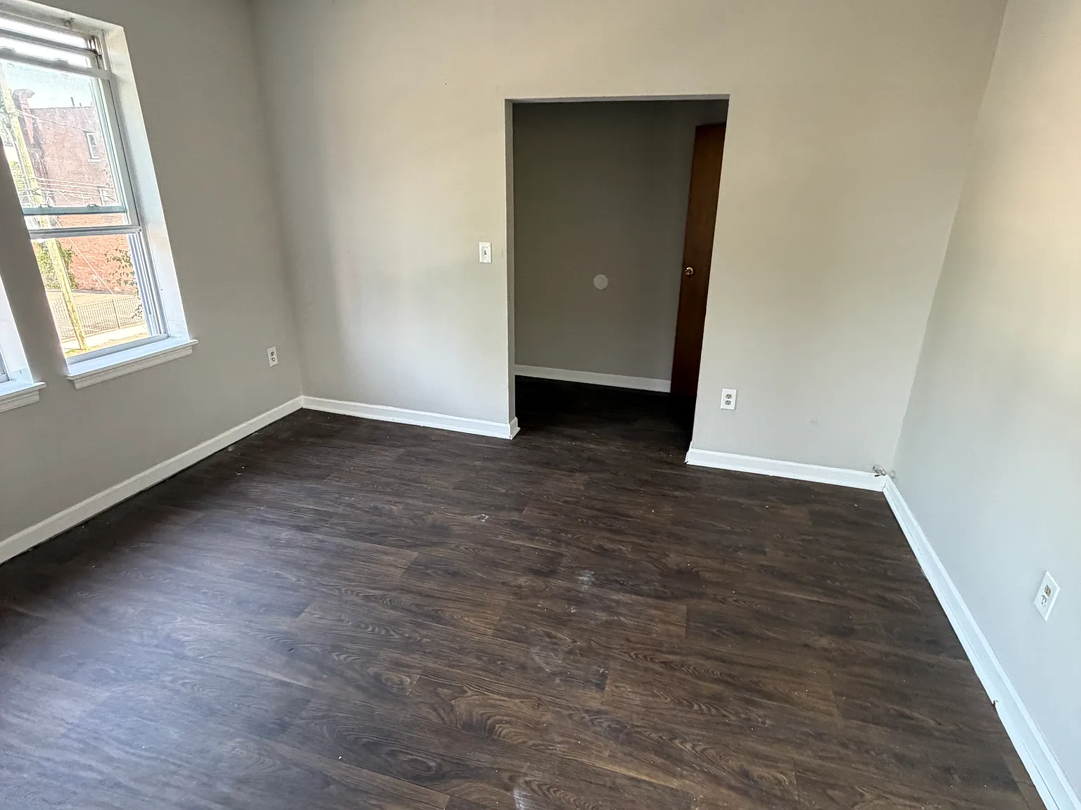 3 bed, $1,900 — Photo 2