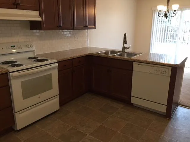 7379 Beech Ct — Photo 2