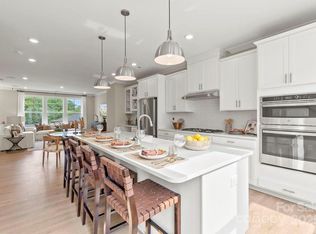 9462 Senator Royall Dr, Charlotte, NC 28262