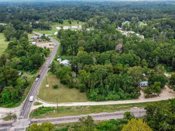 328 W Fm 1988, Goodrich, TX 77335
