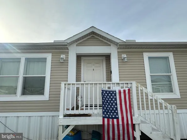 206 Chesapeake Est, Thomasville, PA 17364