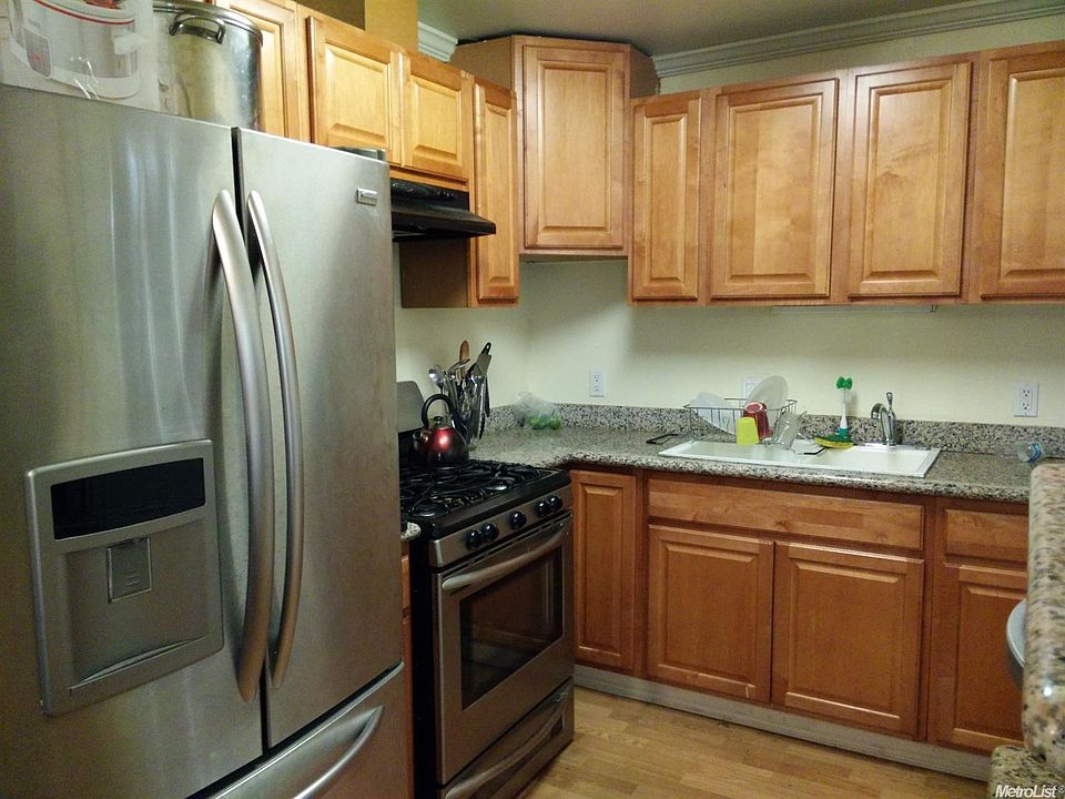 2nd image of 1111 100th Ave