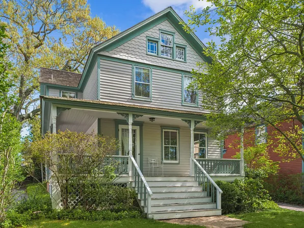 74 Franklin Ave, Sag Harbor, NY 11963