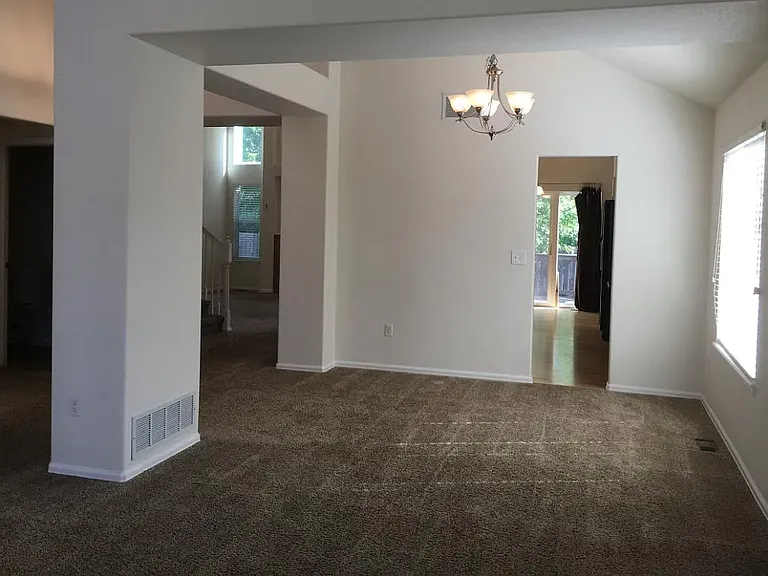 1619 Mountain Dr — Photo 8